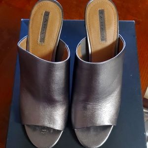 Tahari Ladies mules